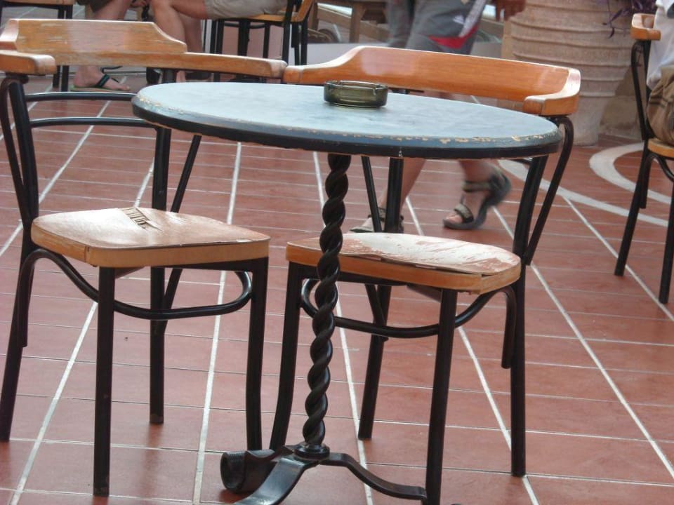 Bestuhlung der Bar Mitsis Rodos Village