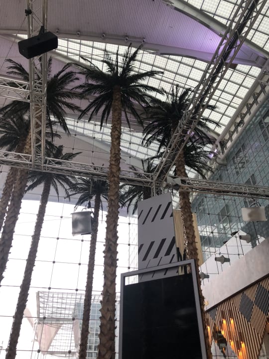 Lobby Hilton Munich Airport