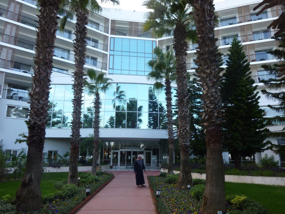 Rückwärtiger Eingang TUI MAGIC LIFE Beldibi +16