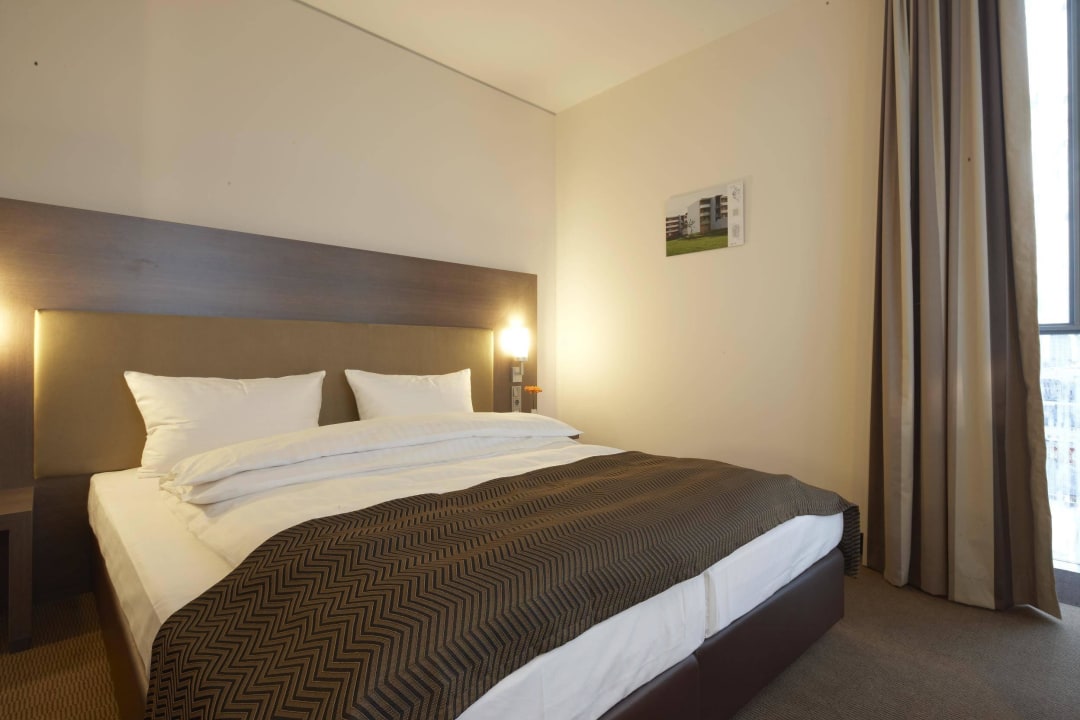 Standard Doppelzimmer IntercityHotel Mannheim