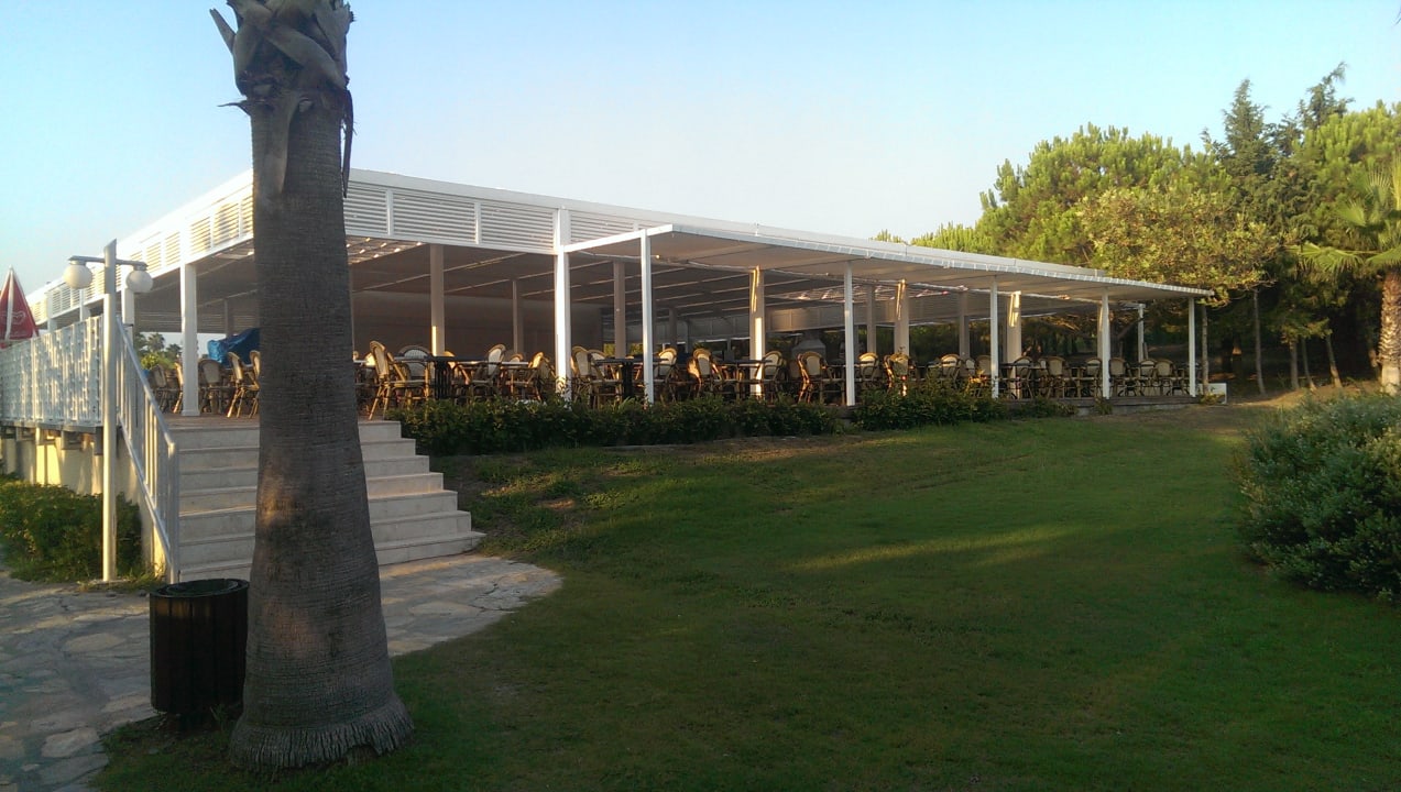 Strand Club Grand Side