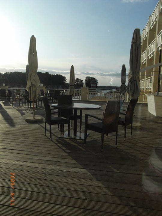 Terrasse des IFA Hafendorf Hotel Resorts Precise Resort Hafendorf Rheinsberg