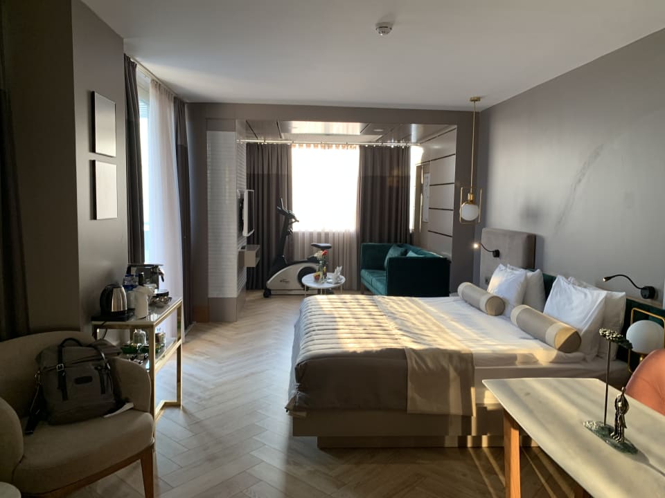 Zimmer Sherwood Exclusive Lara