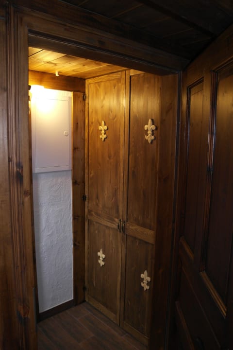 Dielenschrank Apartment Altes Hinterhäusel