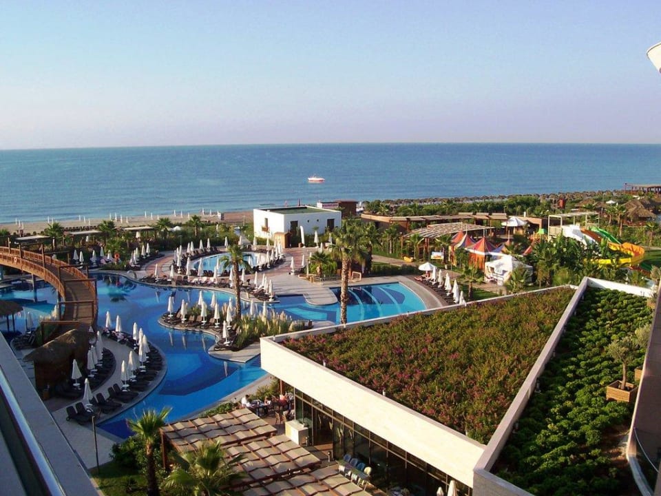 Blick vom Balkon des 3-Bett-Zimmers Sherwood Dreams Resort