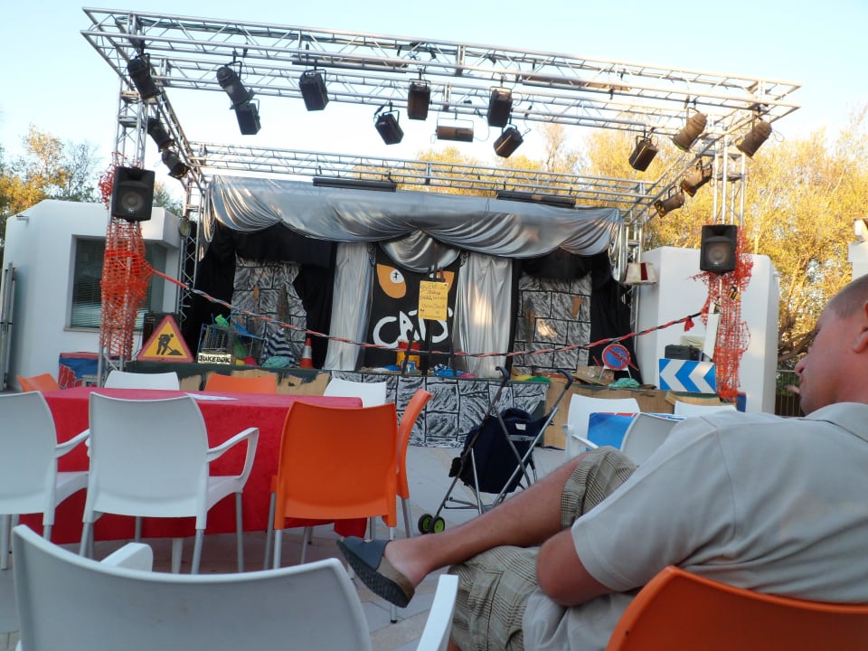 Blick auf die Showbühne Gavimar Ariel Chico Club & Resort