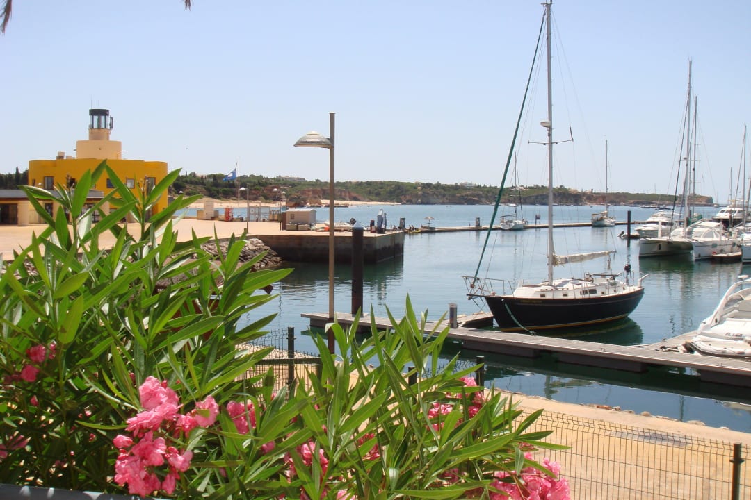 Aus Lobby NH Marina Portimão Resort