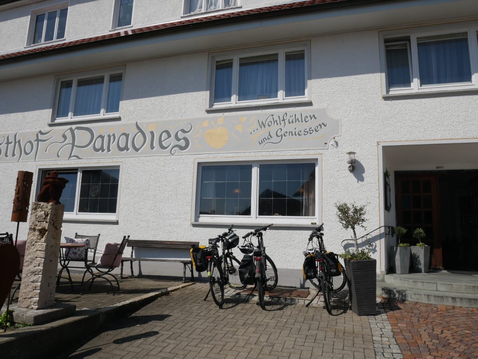 Außenansicht Adam & Eva Gasthof Paradies