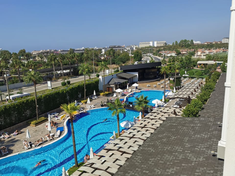 Pool Mary Hotel Side