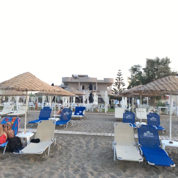 Strand Enorme Teatro Beach Resort