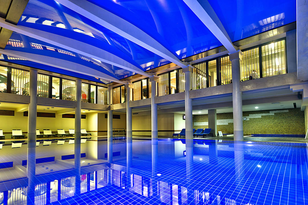 Pool Grand Hotel & SPA Primoretz