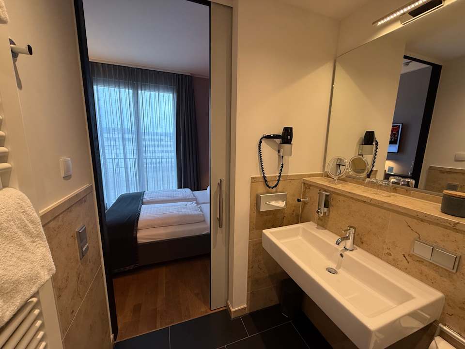 Zimmer Qube Hotel Bahnstadt