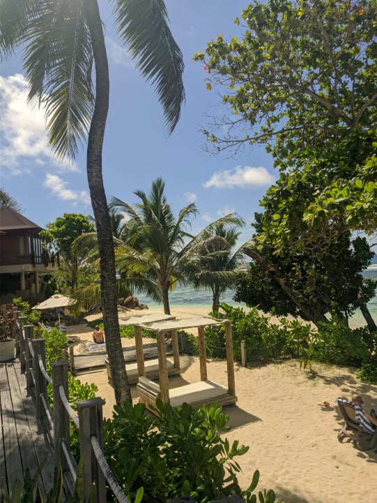 Strand DoubleTree by Hilton Seychelles - Allamanda Resort and Spa