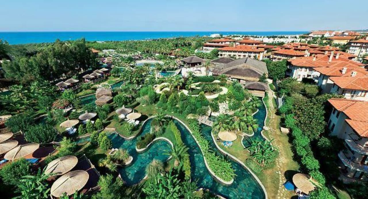 Amazon Water World Club Grand Side