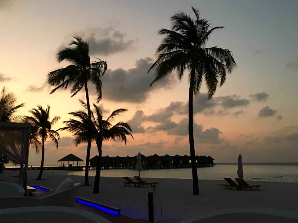 Strand Outrigger Maldives Maafushivaru Resort