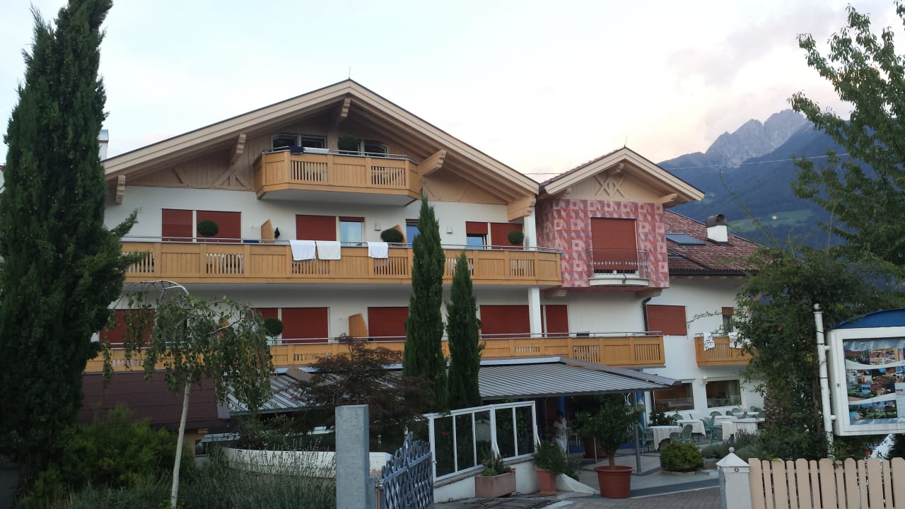 Hotelansicht Gartenseite Hotel Lisetta