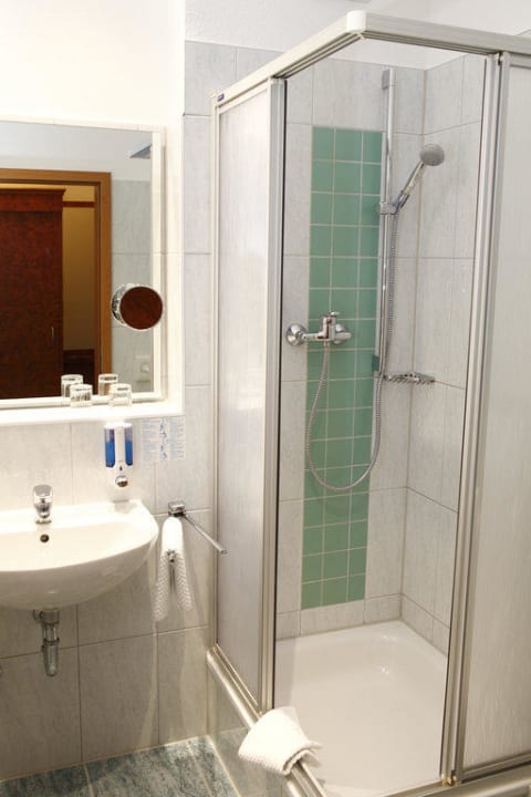 Bad mit Dusche Hotel Pommernland