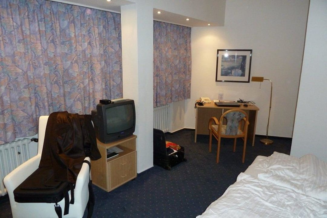 Doppelzimmer TV/ Schreibtisch Hotel Dahl