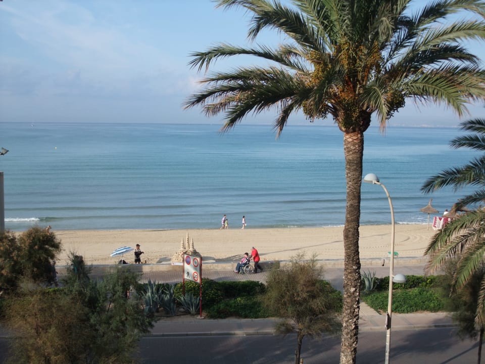 Der Blick von unserem Balkon AYA Seahotel - Adults only