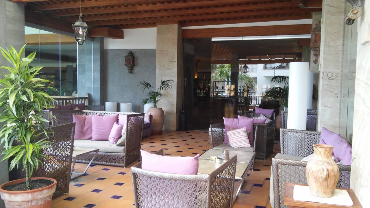 Außenbereich der Lobbybar Princesa Yaiza Suite Hotel Resort