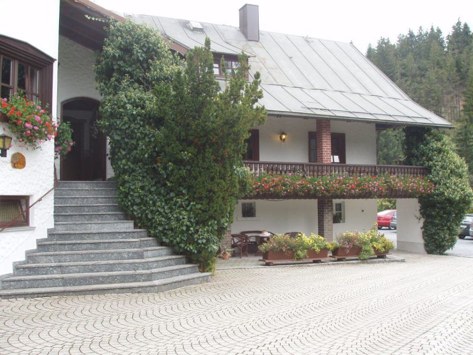 Restaurant Eingang Landhaus Preißinger