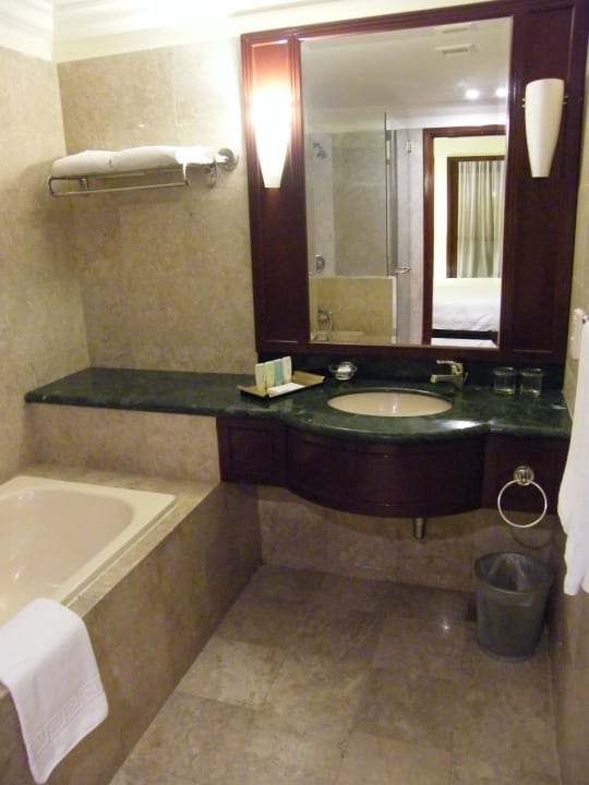 Bathroom Berjaya Times Square Hotel, Kuala Lumpur