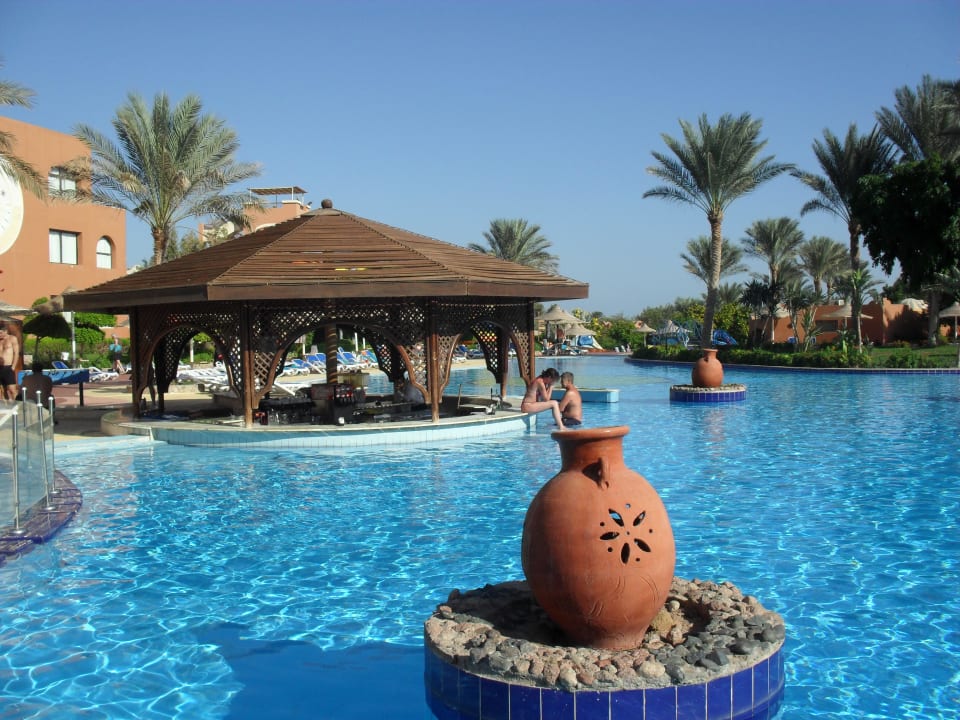 Basen Hotel Nubian Village