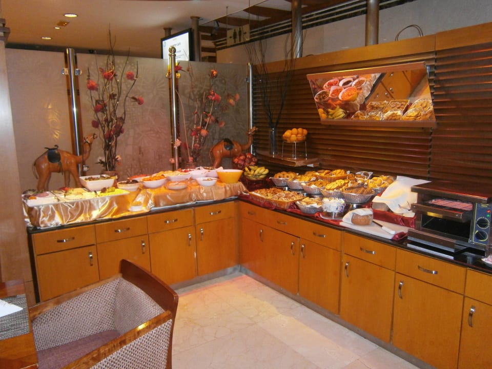 Frühstücksbüffet (1. Teil) La Quinta by Wyndham Dubai Jumeirah