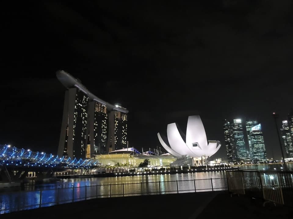 Bei Nacht Marina Bay Sands