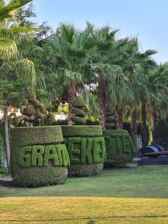 Gartenanlage Grand Seker Hotel