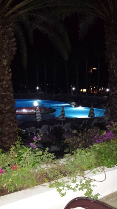 Abends sehr schön Top Hotel