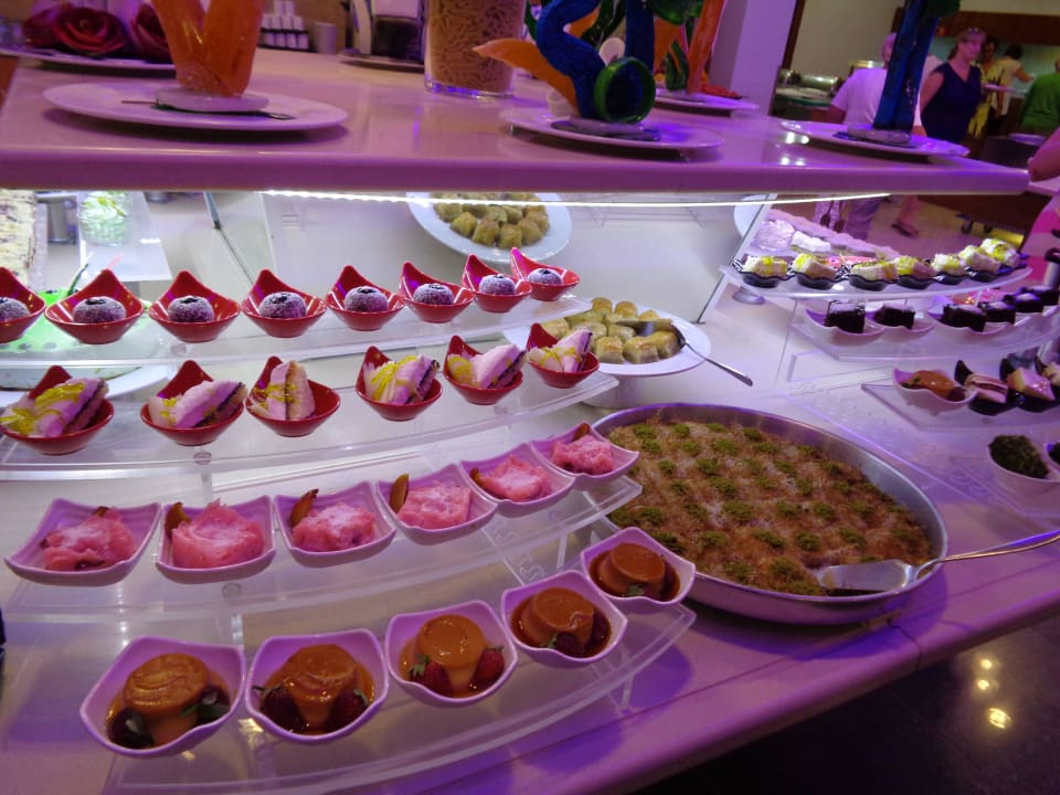 Nachtisch Abendessen Side Breeze Hotel