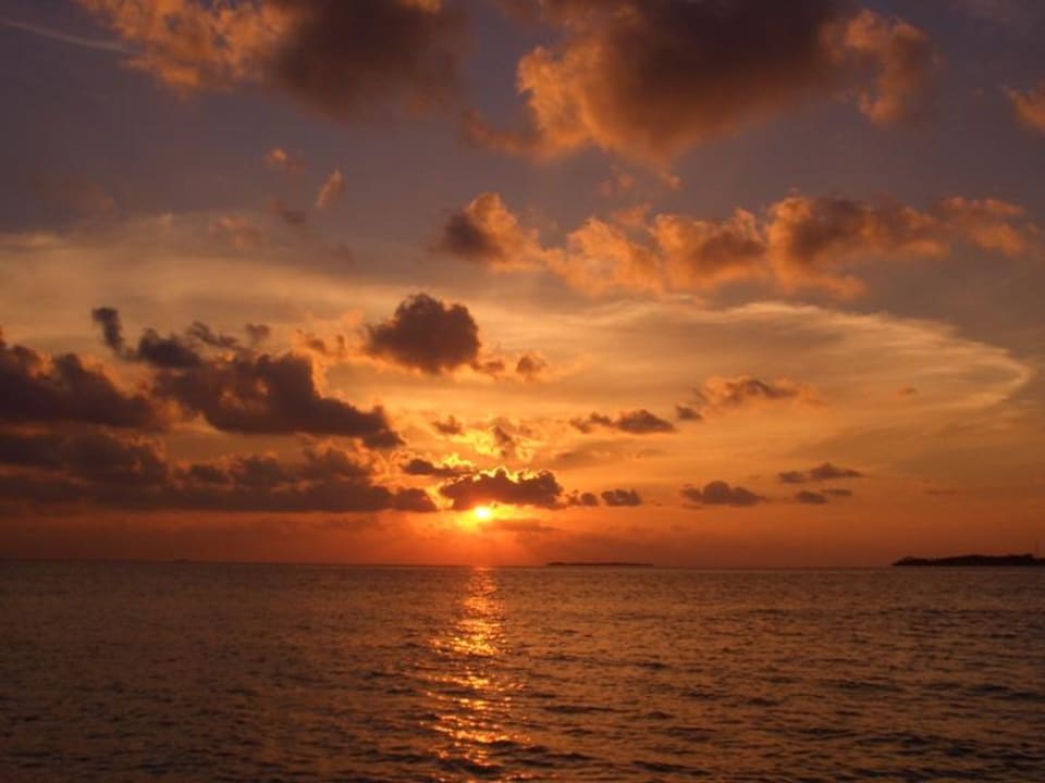Sunset auf Meedhupparu Adaaran Select Meedhupparu Island Resort - Premium All Inclusive