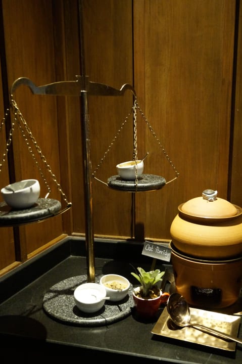 Reichhaltiges Frühstück Anantara Layan Phuket Resort