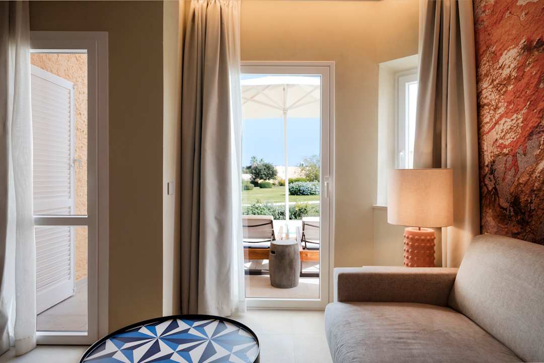 Zimmer Mangia's Brucoli Sicily Autograph Collection