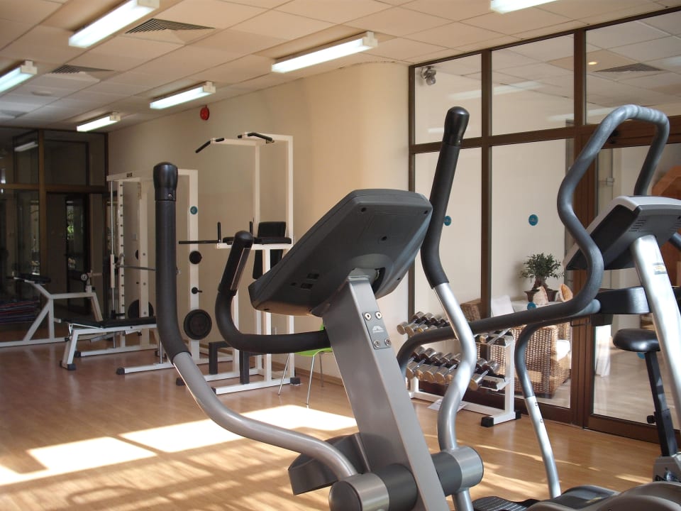 Fitnessraum Constantinou Bros Athena Beach Hotel