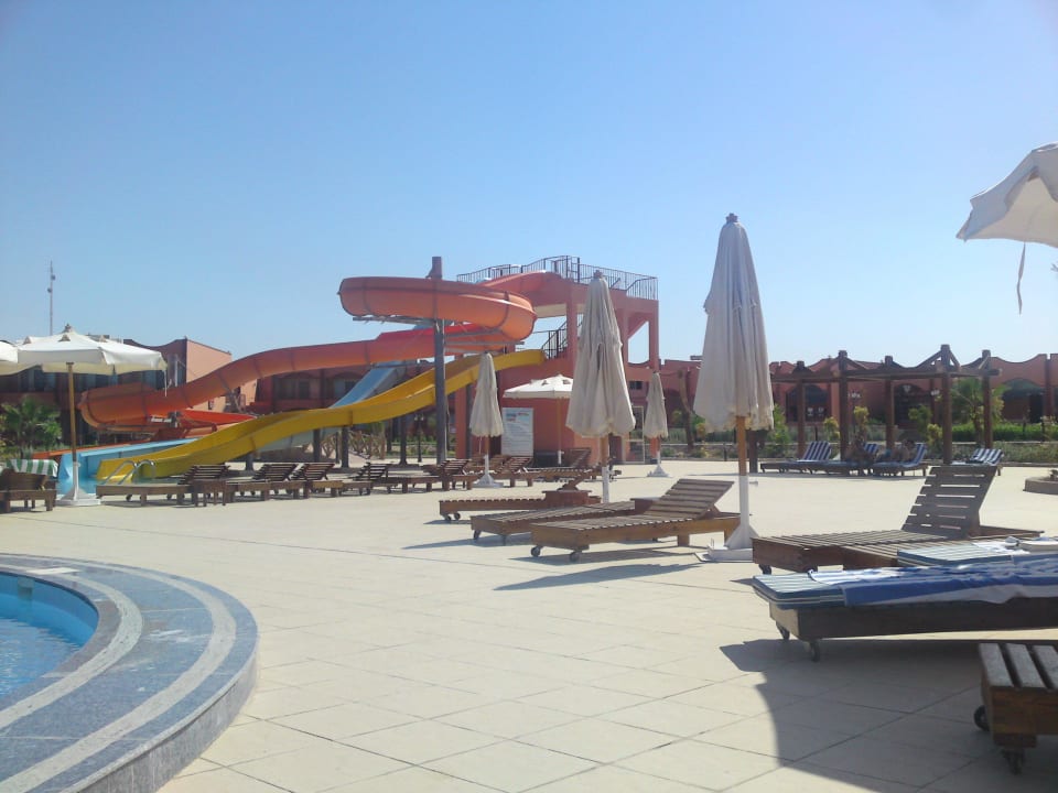40° Sonne Pool und kalte Getränke Three Corners Happy Life Beach Resort