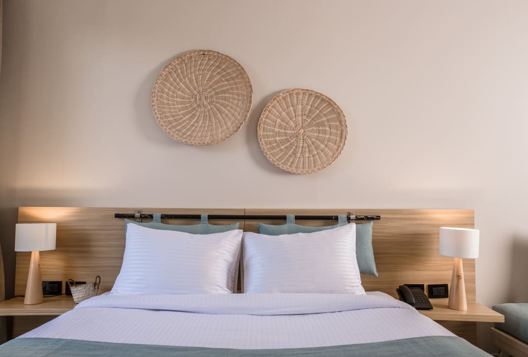 Zimmer Redcon Suites