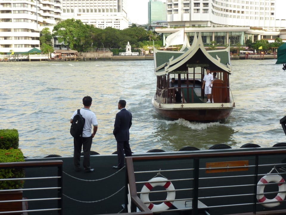 Hotelboot auf die andere Seite Hotel The Peninsula Bangkok