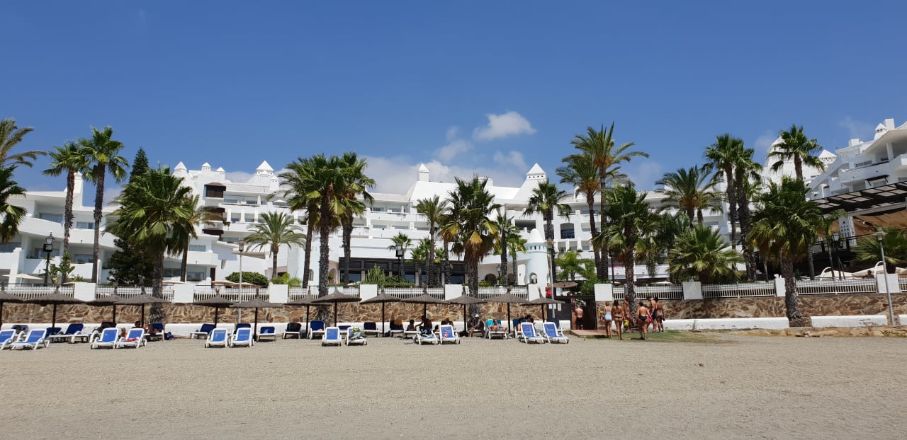 Strand H10 Estepona Palace