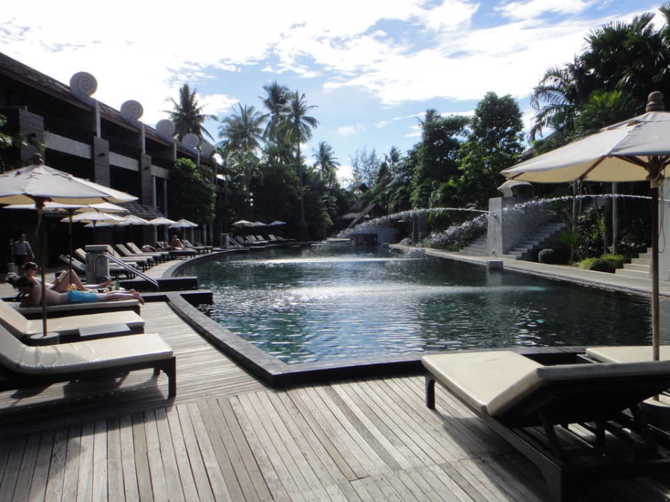 Poolanlage mit Liegen Hotel The Dewa Koh Chang