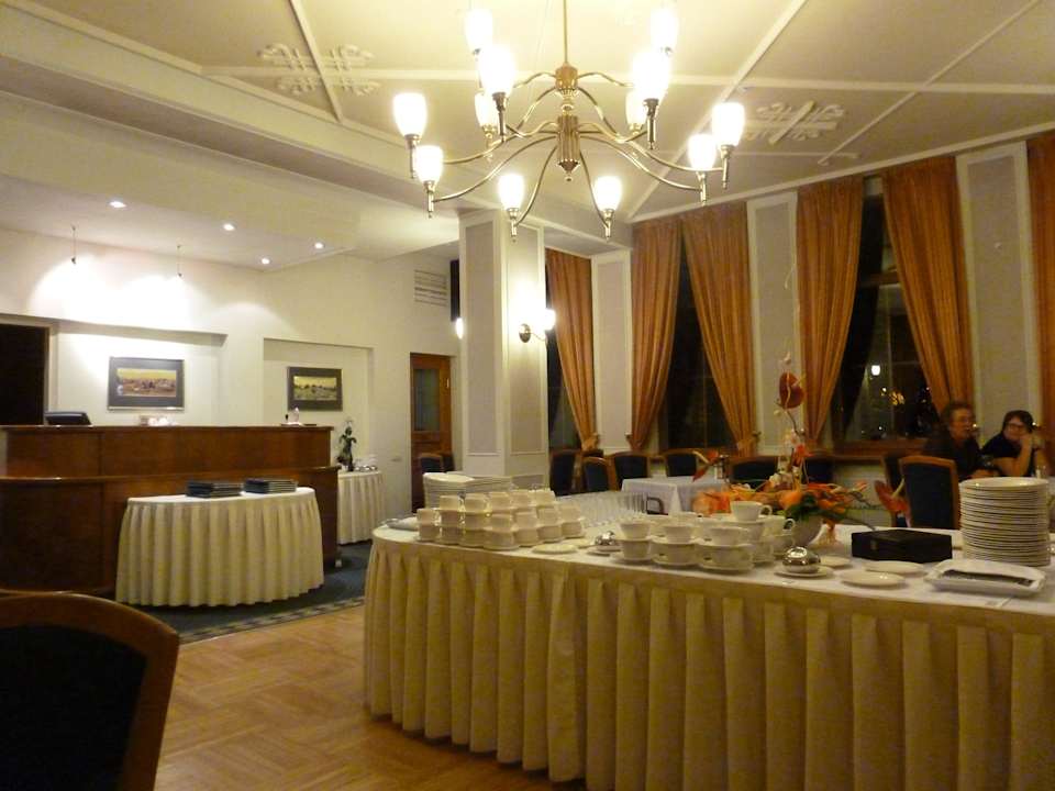 Das Frühstücksbuffet Kolonna Hotel Cesis