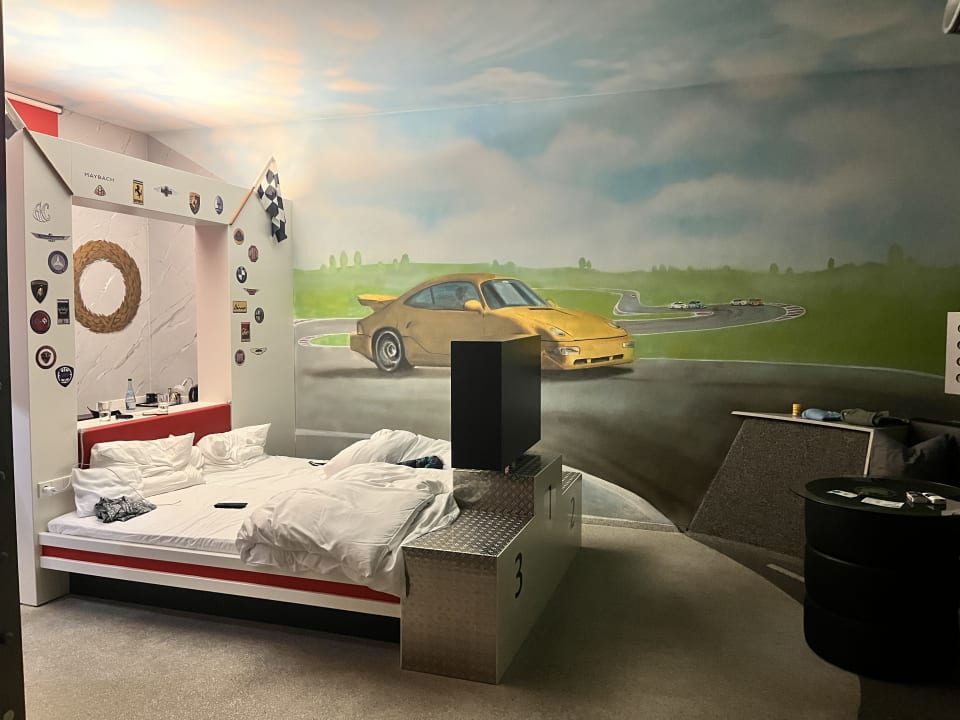 Zimmer V8 Hotel Classic Motorworld Region Stuttgart