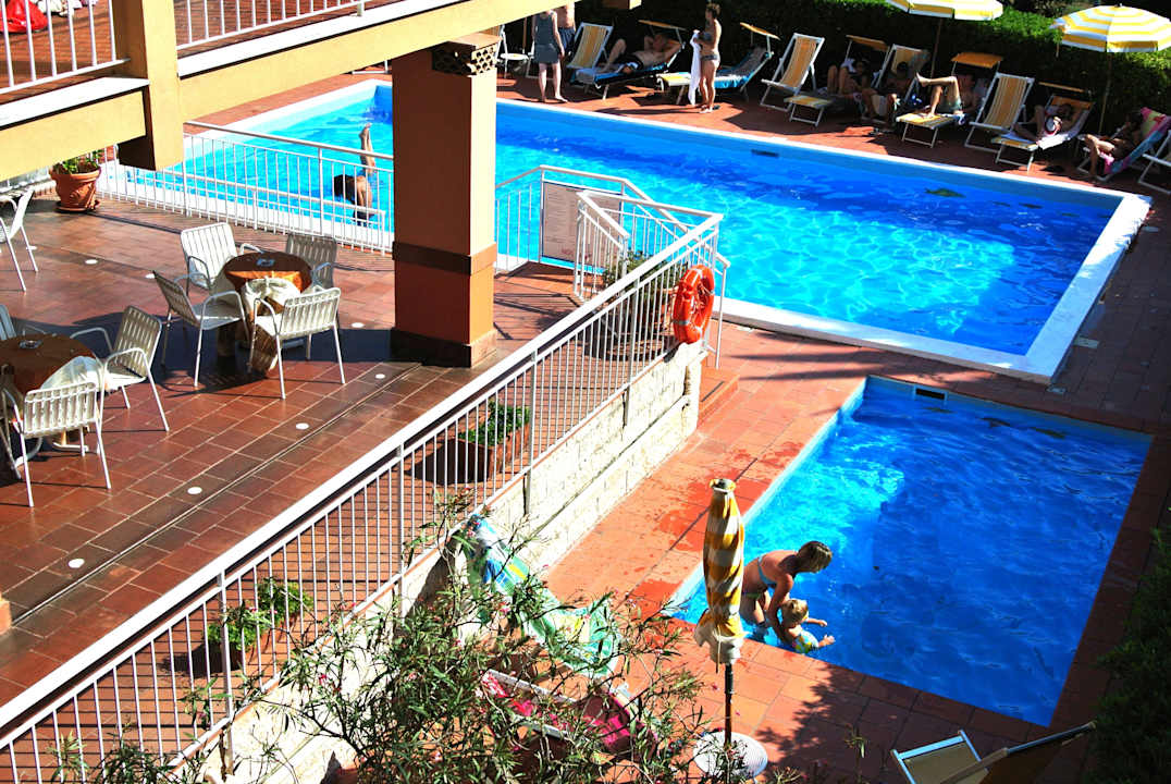 Pool Residence Orchidea