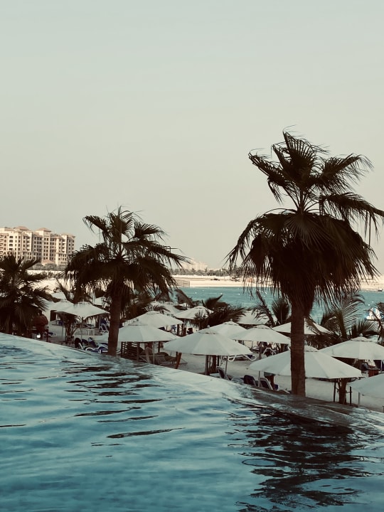 Pool Hampton by Hilton Marjan Island