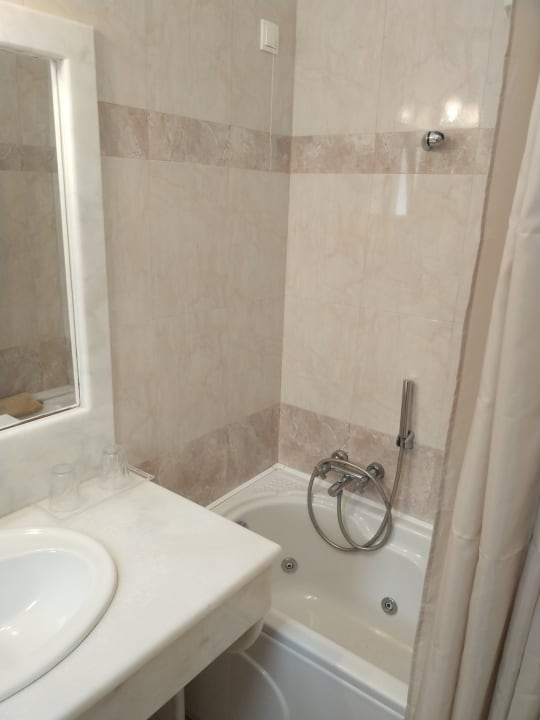 Zimmer Hotel Epavlis