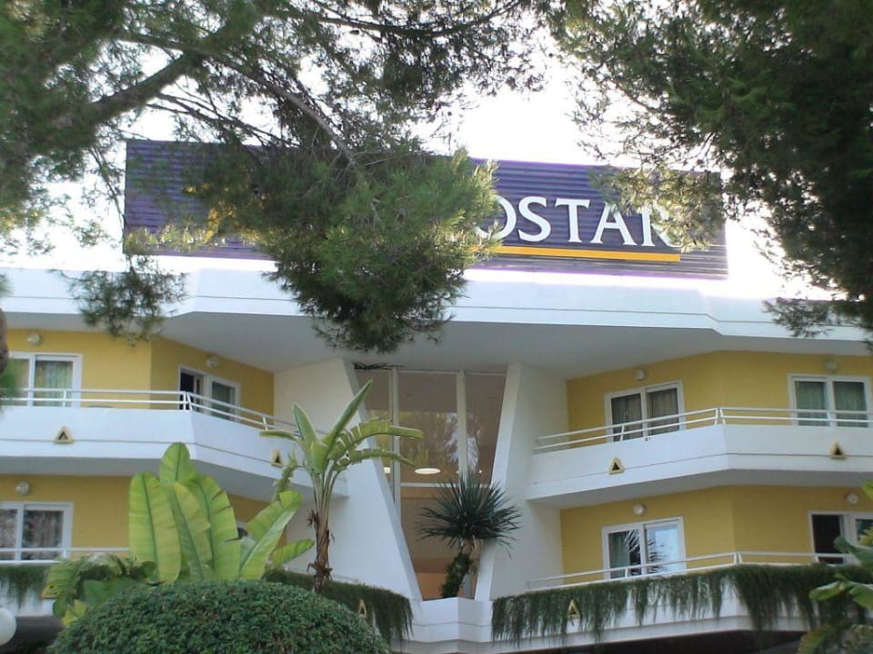 Hoteleingang Iberostar Waves Playa de Muro