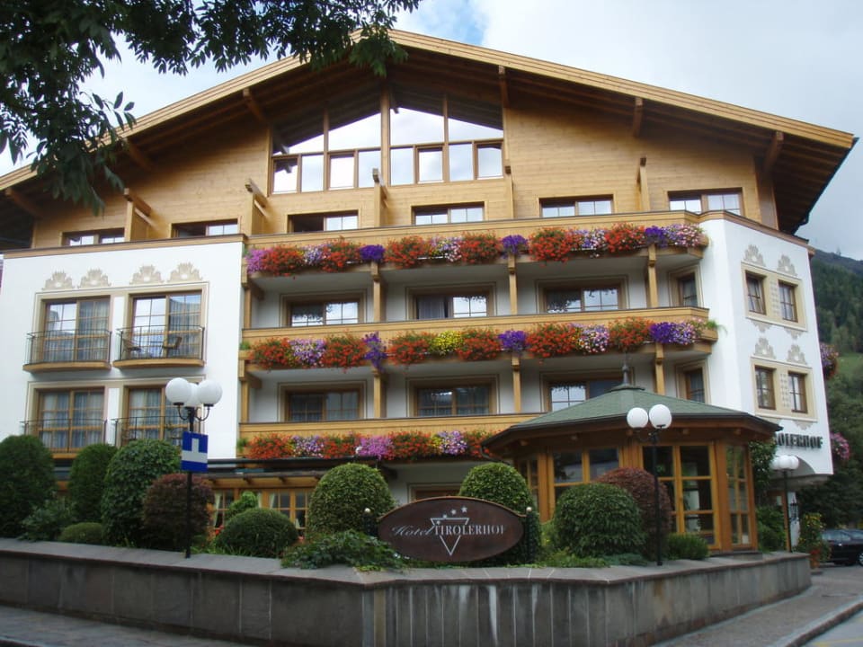 The front of the hotel in summer Hotel Tirolerhof