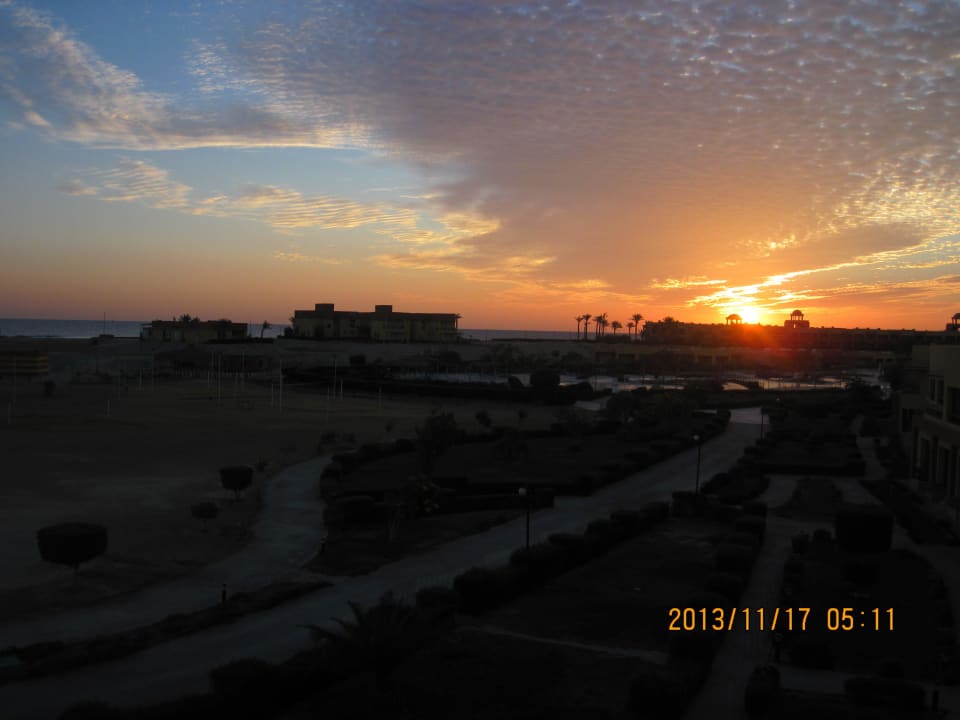 Wschód słońca Malikia Resort Abu Dabbab