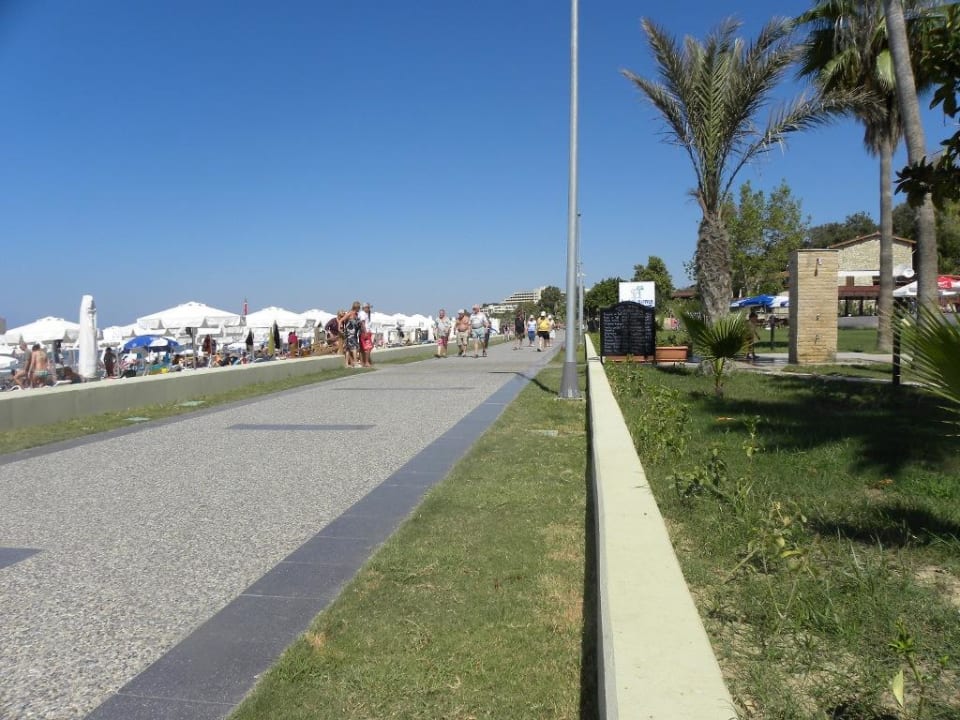 Strandpromenade Hotel Sirma